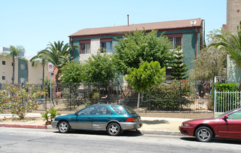 722 S Westmoreland Ave in Los Angeles, CA - Building Photo - Building Photo