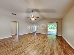 3127 Wavering Ln in Middleburg, FL - Building Photo - Building Photo