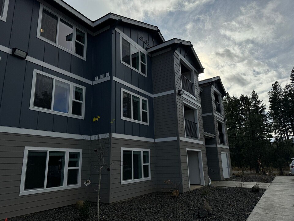 1705 Marian Dr in Cle Elum, WA - Building Photo