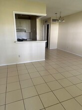 5208 NE 24th Ter, Unit F111 UPDATED in Fort Lauderdale, FL - Building Photo - Building Photo