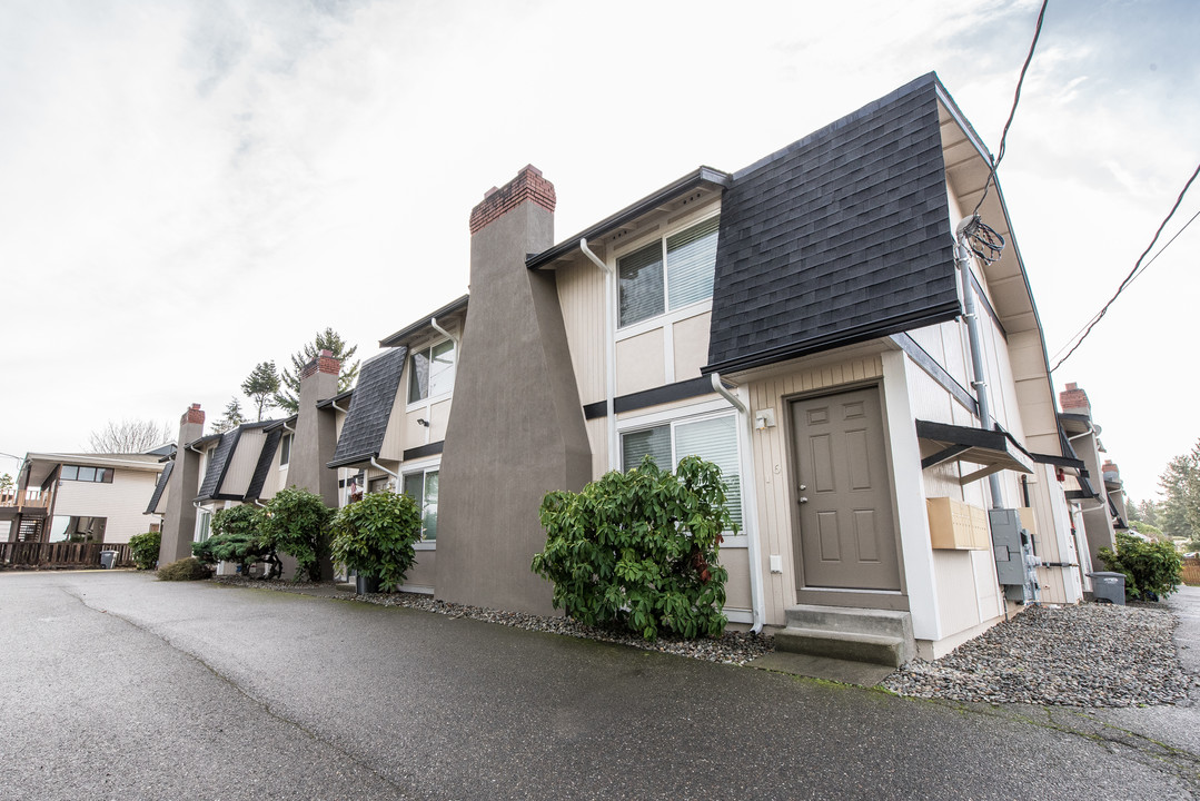 Devonshire Townhomes in University Place, WA - Building Photo