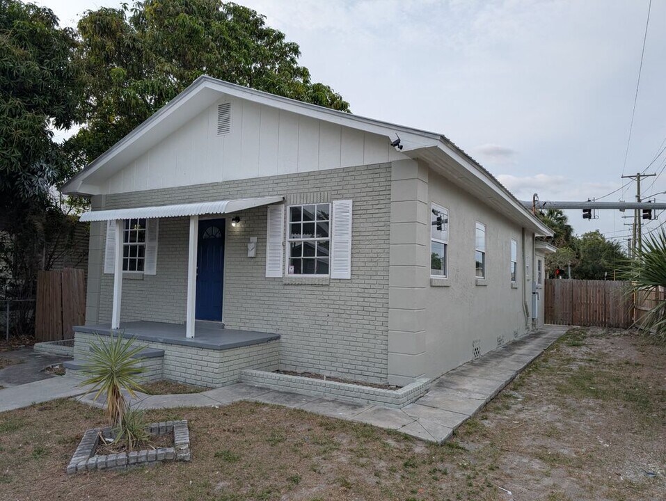 1316 Holmes Ave in Tampa, FL - Building Photo