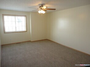 6104 Maclynn Ave NE in Otsego, MN - Building Photo - Building Photo