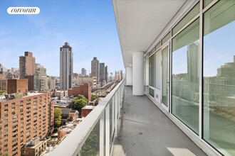 200 E 59th St in New York, NY - Building Photo - Building Photo