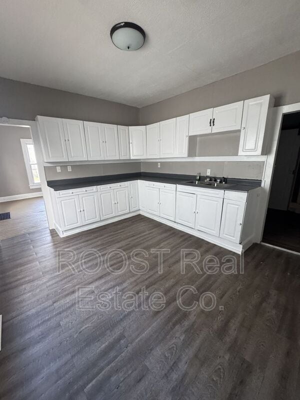 1027 W Pleasant St in Springfield, OH - Building Photo - Building Photo