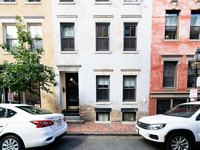 27 Phillips St, Unit 1 in Boston, MA - Foto de edificio
