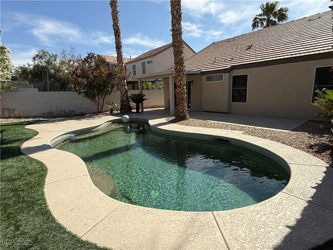 9530 S Soloshine St in Las Vegas, NV - Building Photo - Building Photo