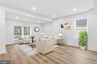 7803 Monroe Ave in Bristol, PA - Building Photo - Building Photo