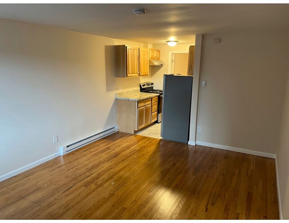 5104 17th Ave NW in Seattle, WA - Building Photo