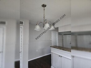 2413 Hillview Dr in Fort Worth, TX - Building Photo - Building Photo