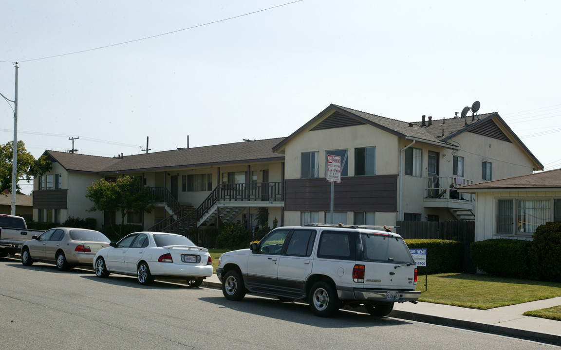 1941 San Marino St in Oxnard, CA - Building Photo