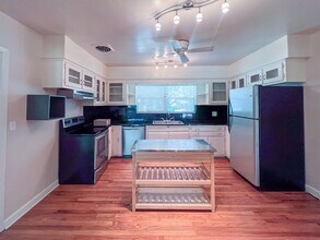 1516 NW 14th Ave in Gainesville, FL - Building Photo - Building Photo