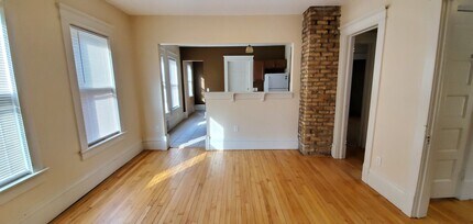 1457 S 74th St in West Allis, WI - Foto de edificio - Building Photo