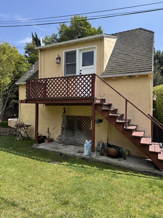 2302 Richland Ave, Unit GuestHouse in Los Angeles, CA - Foto de edificio