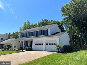 20053 Great Falls Forest Dr in Great Falls, VA - Building Photo - Building Photo