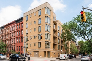 2077-2079 Fifth Ave in New York, NY - Building Photo