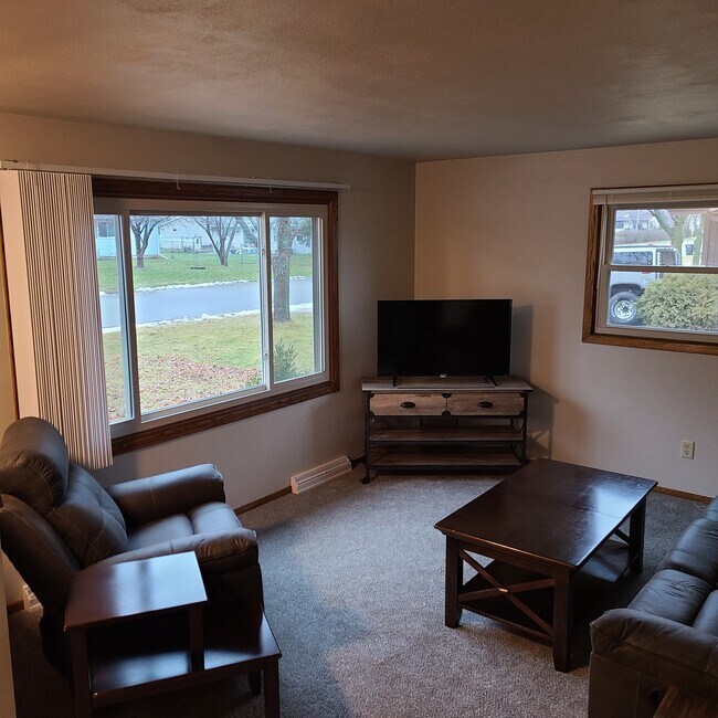 2141 Country Ln photo'