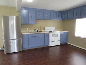4412 17th St in Bacliff, TX - Building Photo - Building Photo