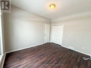 332 Ambleside Dr in London, ON - Building Photo - Building Photo