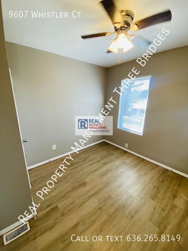 9607 Whistler Pl in Overland, MO - Building Photo - Building Photo