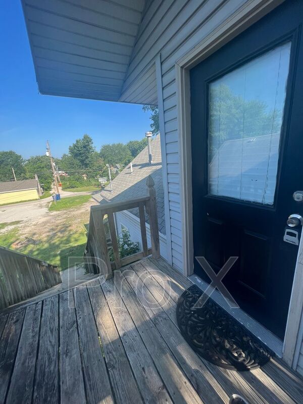 property at 1806 S Broadway St