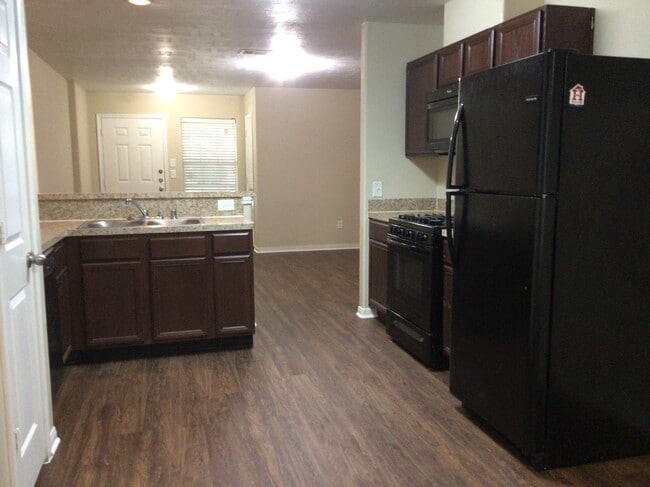 22270 Queenbury Hills Dr in Houston, TX - Foto de edificio - Building Photo