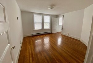 404 Centre St, Unit 404 in Boston, MA - Building Photo - Building Photo