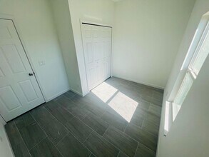 1701 NE 44th Terrace in Cape Coral, FL - Building Photo - Building Photo