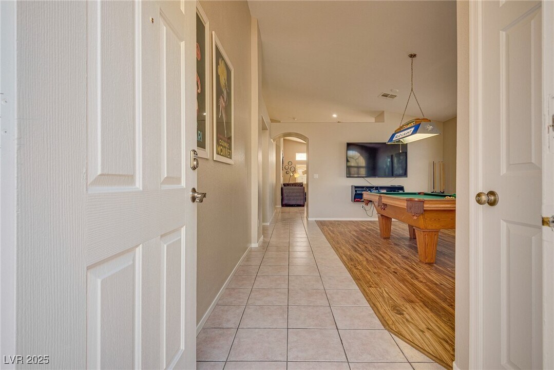 987 Sandy Shale St in Las Vegas, NV - Building Photo