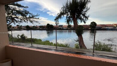2735 W 52nd St in Hialeah, FL - Building Photo - Building Photo