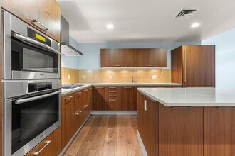 311 NW 12th Ave in Portland, OR - Building Photo - Building Photo