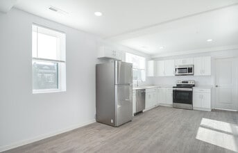 The J.C Layne at Euclid in Washington, DC - Foto de edificio - Building Photo