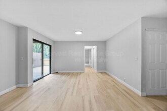 16006 E 14th St in San Leandro, CA - Building Photo - Building Photo