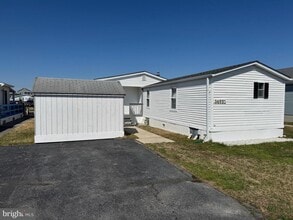 36991 Laws Point Rd in Selbyville, DE - Foto de edificio - Building Photo