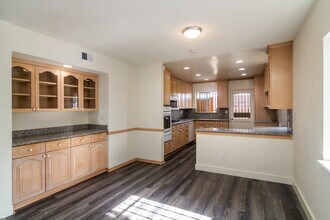 1108 S Corning St in Los Angeles, CA - Building Photo - Building Photo
