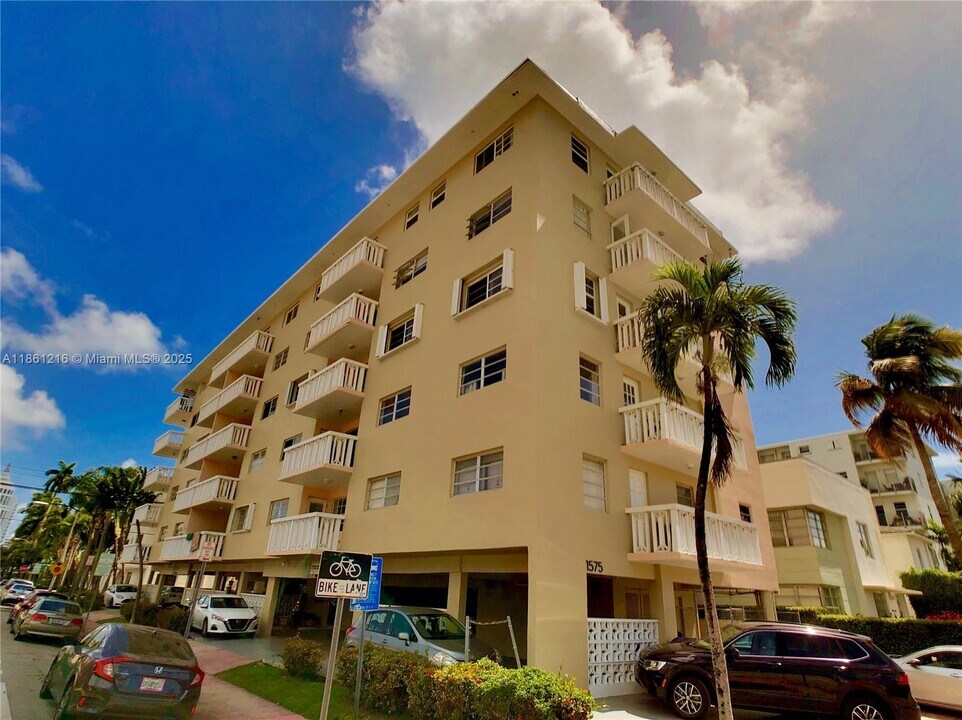 1575 Euclid Ave in Miami Beach, FL - Building Photo
