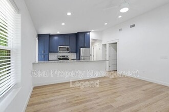 1011 W Hull St in Denison, TX - Building Photo - Building Photo