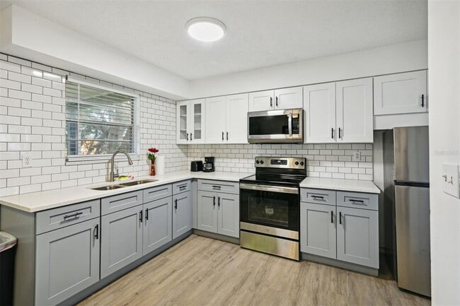 811 W Magnolia St in Kissimmee, FL - Building Photo - Building Photo