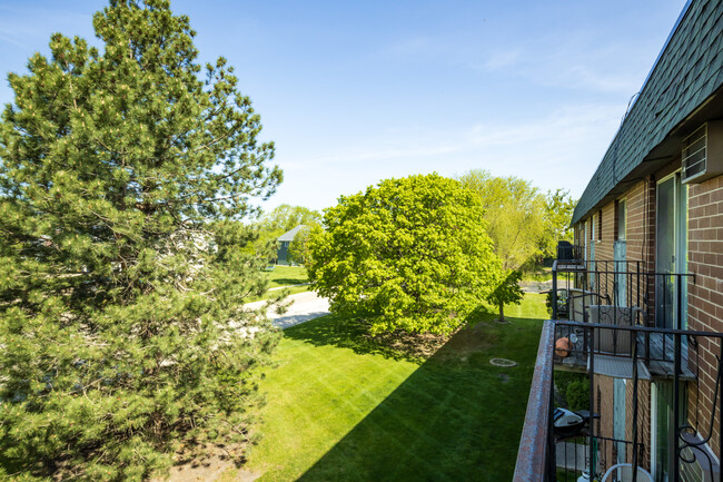 Medinah Terrace of Itasca