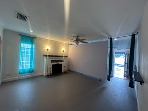 402 18th St in Bakersfield, CA - Foto de edificio - Building Photo