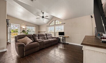 922 W Vulcan Ave in Ridgecrest, CA - Building Photo - Building Photo