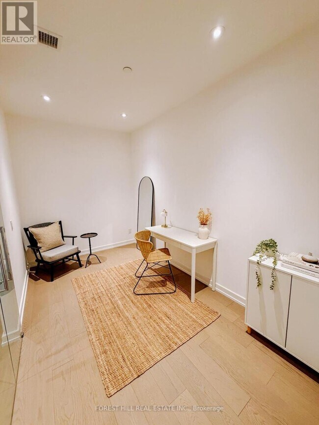 1315 Bay St. in Toronto, ON - Building Photo - Building Photo