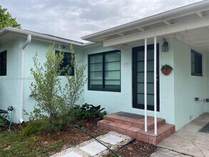 1621 N K St in Lake Worth Beach, FL - Building Photo - Building Photo