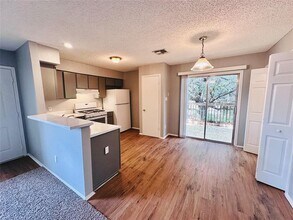 4901 Merritt Cir in Austin, TX - Building Photo - Building Photo