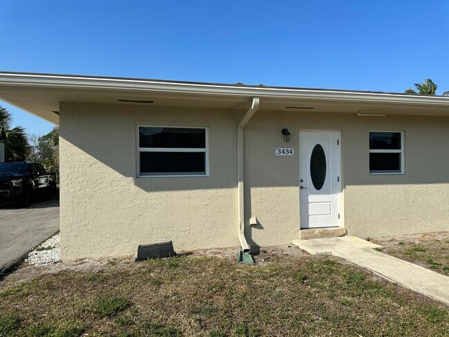 3434 State St in Lake Worth Beach, FL - Building Photo - Building Photo