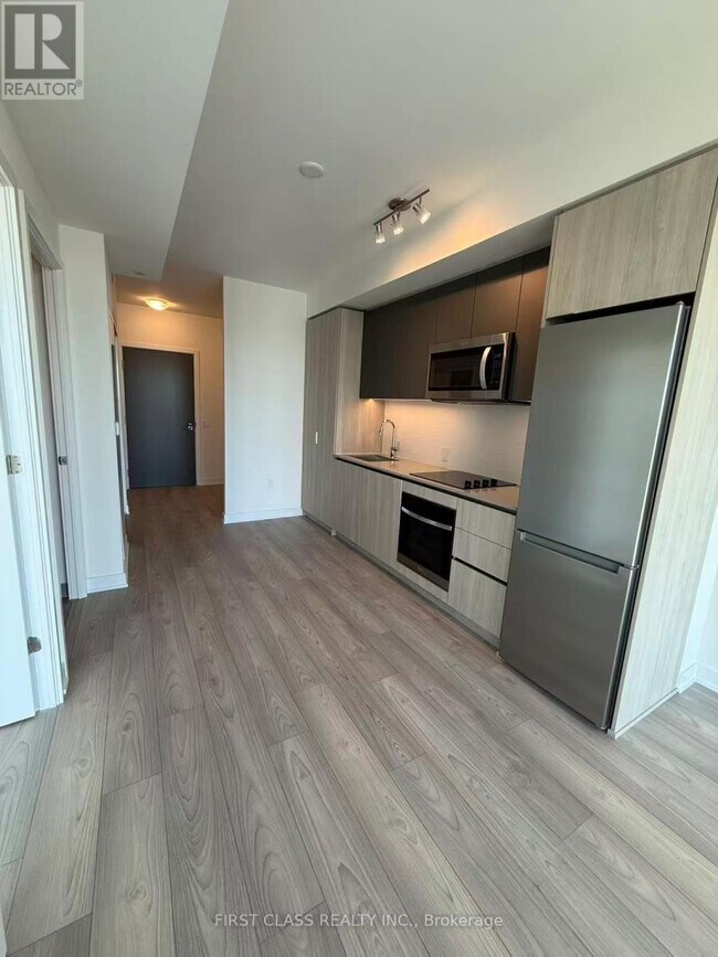 5858 Yonge St in Toronto, ON - Building Photo - Building Photo