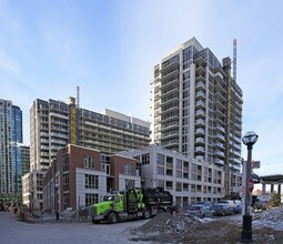 York Harbour Club in Toronto, ON - Building Photo - Building Photo
