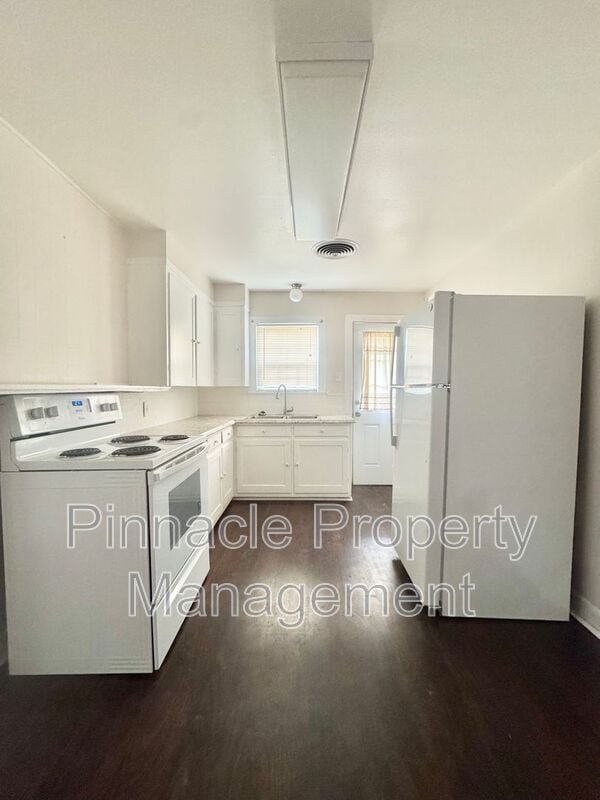 1532 W Ave D in San Angelo, TX - Building Photo - Building Photo