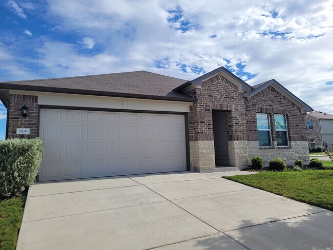 800 Nodding Nixie in Seguin, TX - Building Photo - Building Photo