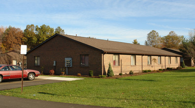 Warren Wood Senior Apartments in Warren, OH - Building Photo - Building Photo